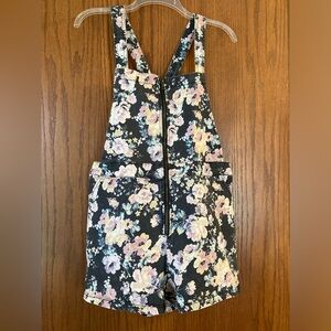 Flower print overall shorts